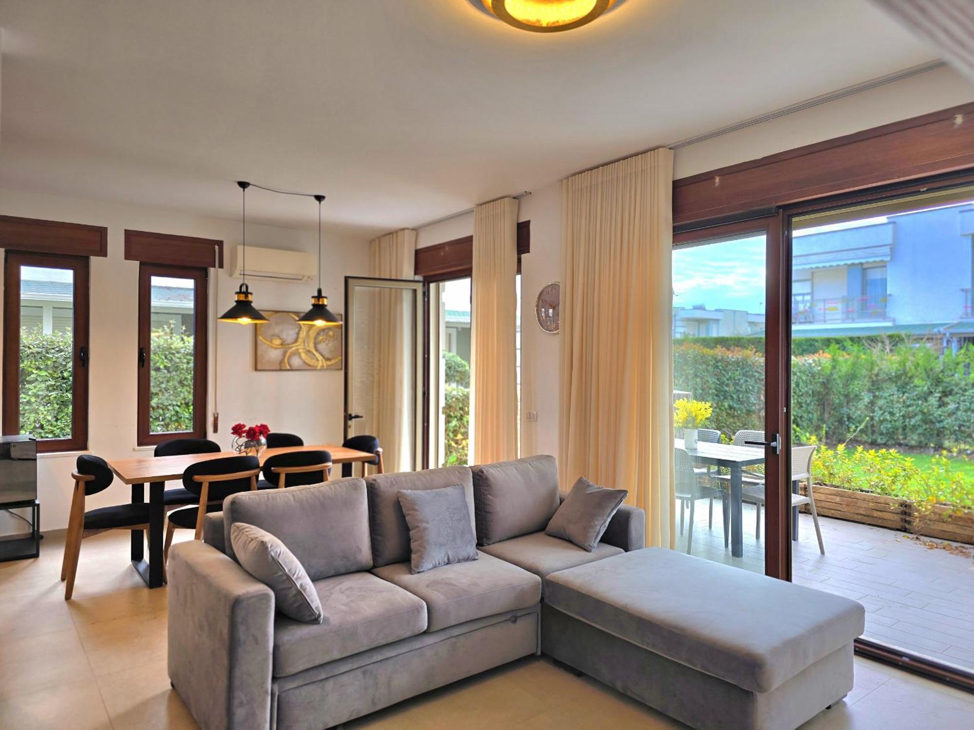 Modern Villas At Perla Resort ドゥラス エクステリア 写真