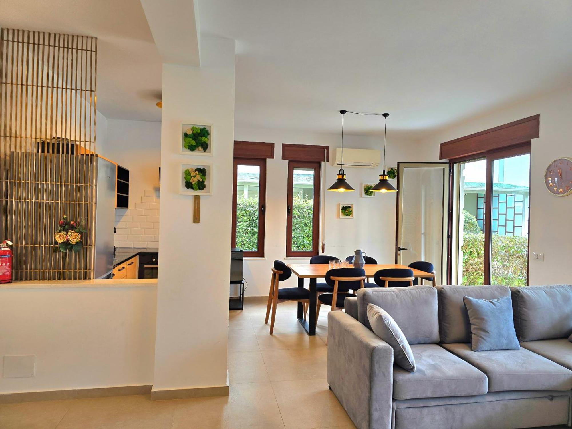 Modern Villas At Perla Resort ドゥラス エクステリア 写真